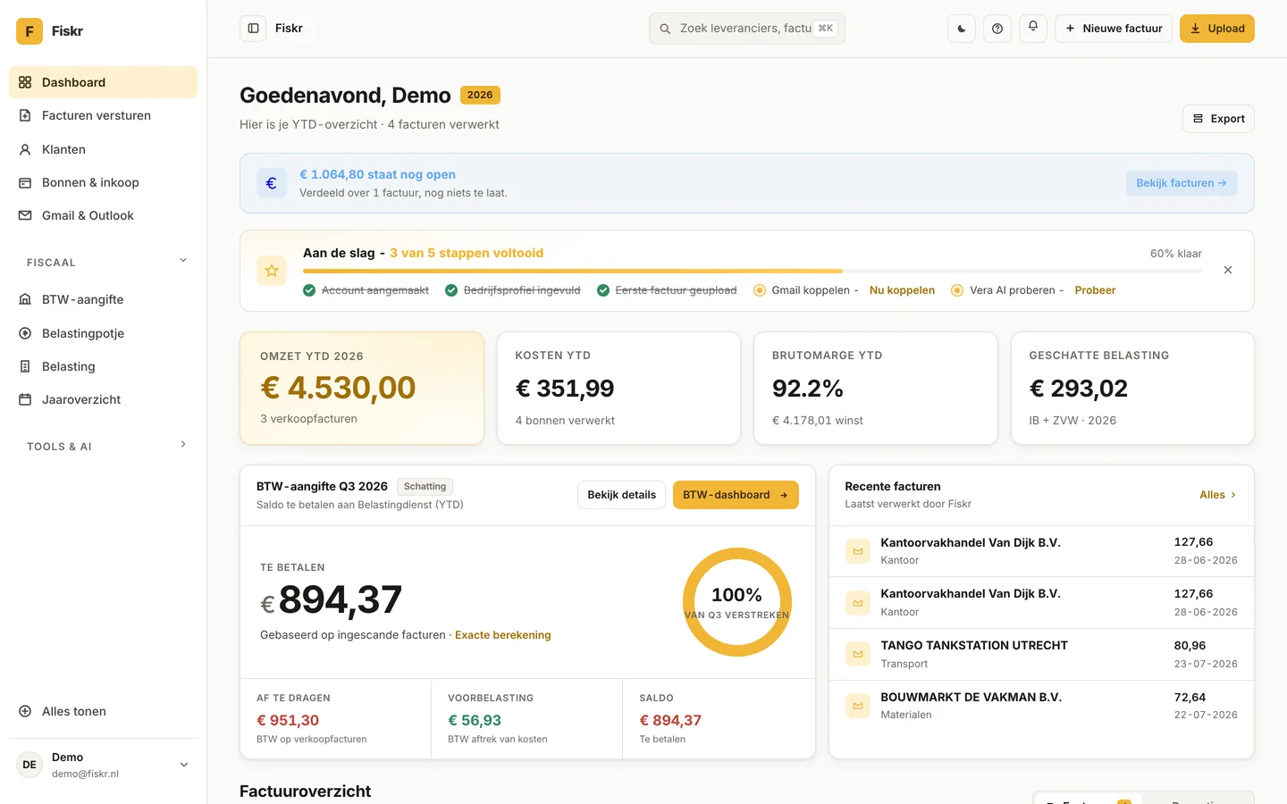 Dashboard van Fiskr met omzet, kosten, marge, geschatte inkomstenbelasting en de btw-stand van het lopende kwartaal